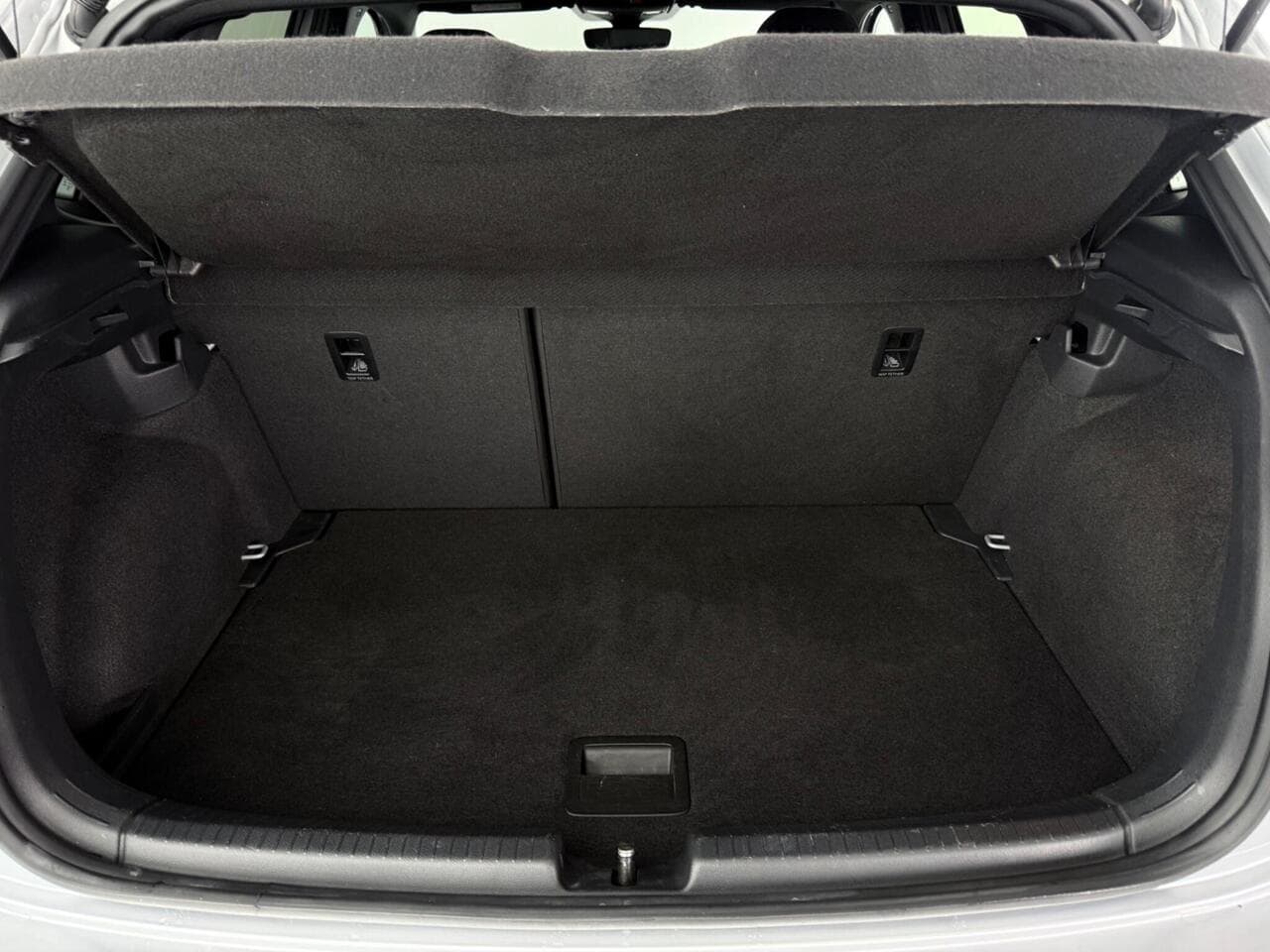 Volkswagen Polo thumbnail Boot