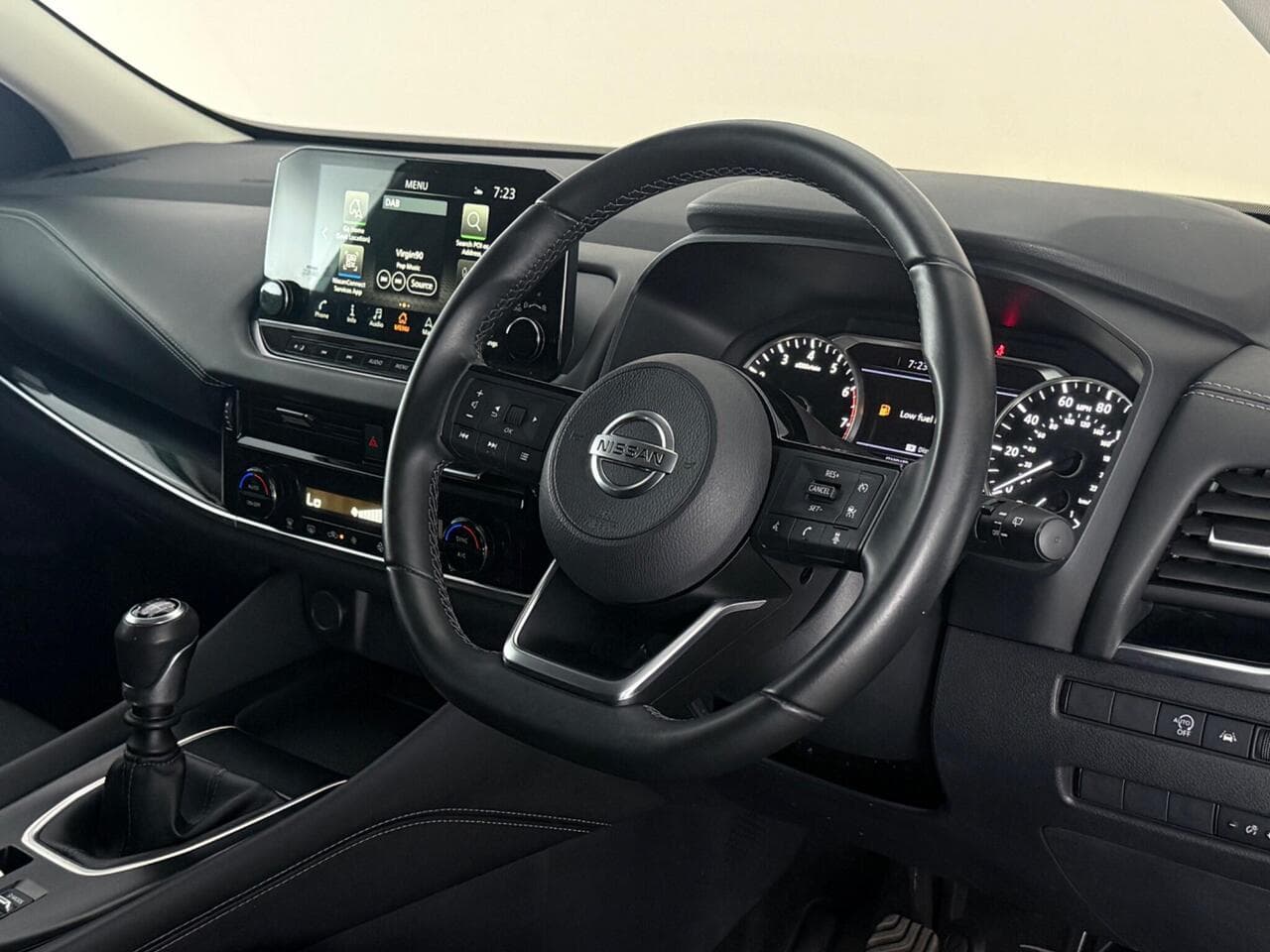 Nissan Qashqai thumbnail Steering Wheel