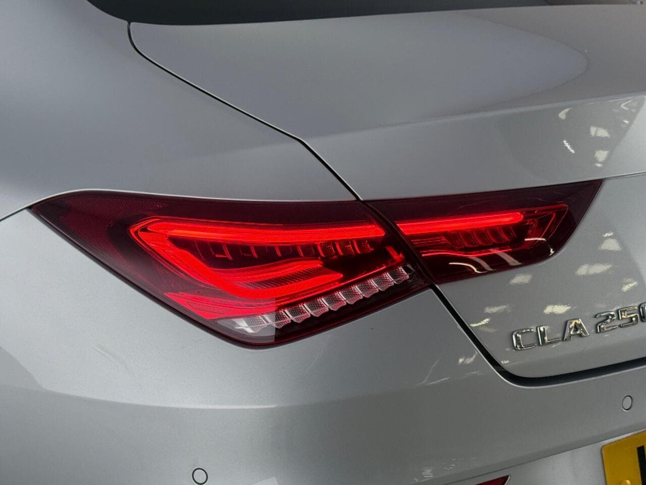 Mercedes-Benz CLA thumbnail Lights Rear