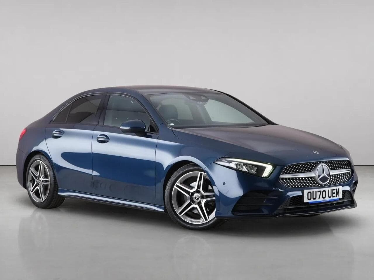Mercedes-Benz A Class - Mercedes-Benz A Class 2.0 A200d AMG Line (Premium 2) 8G-DCT Euro 6 (s/s) 4dr