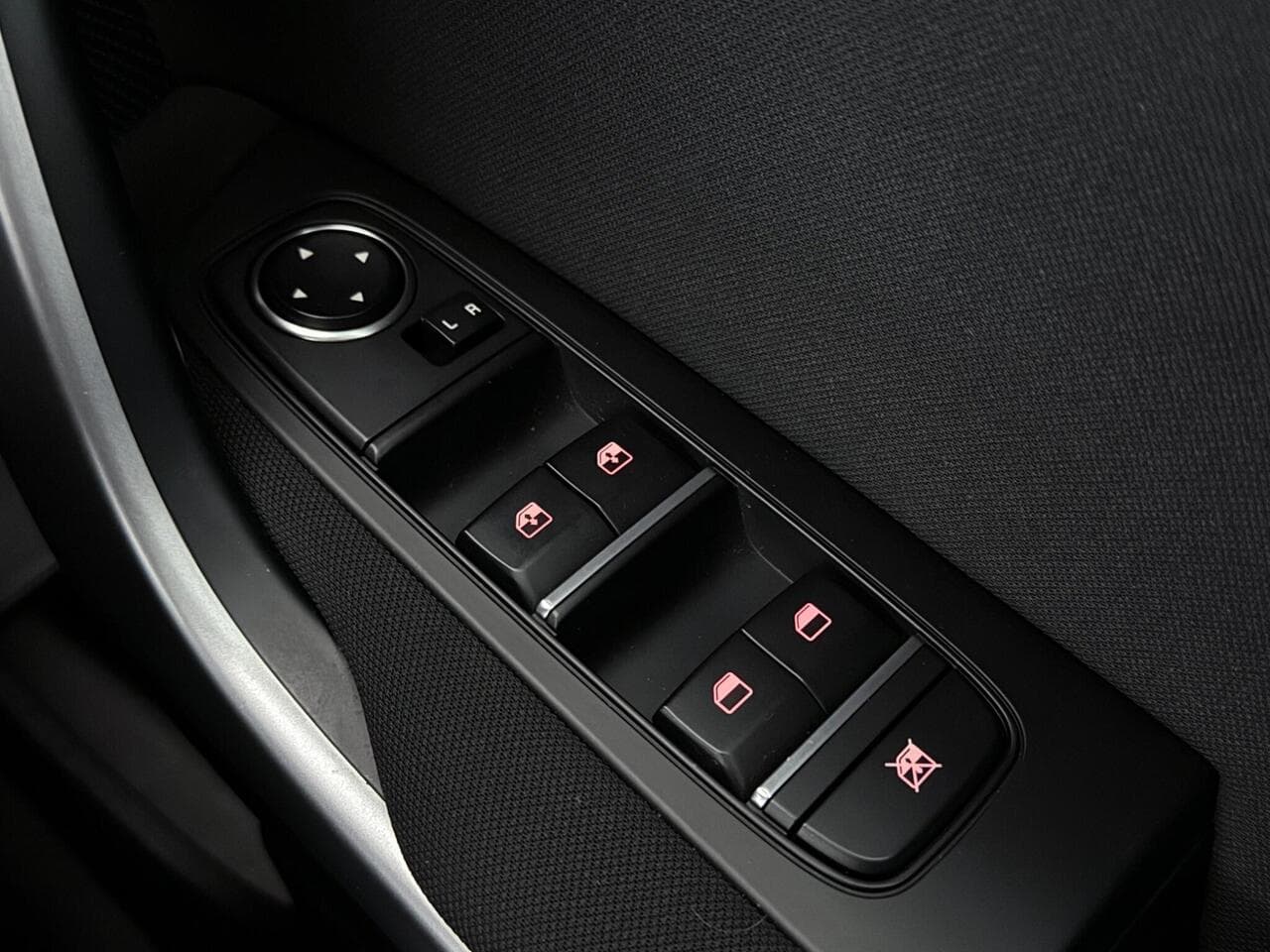 Kia XCeed thumbnail Misc Controls