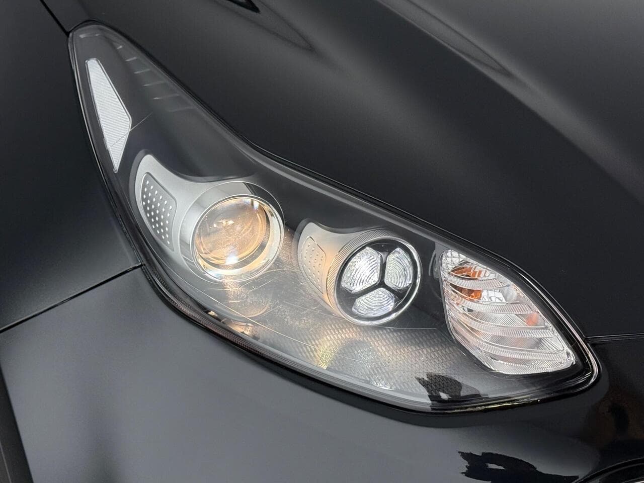 Kia Sportage thumbnail Lights Front