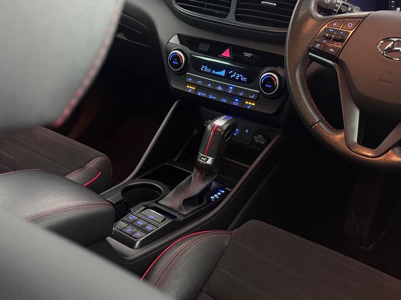 Hyundai TUCSON thumbnail Interior Front