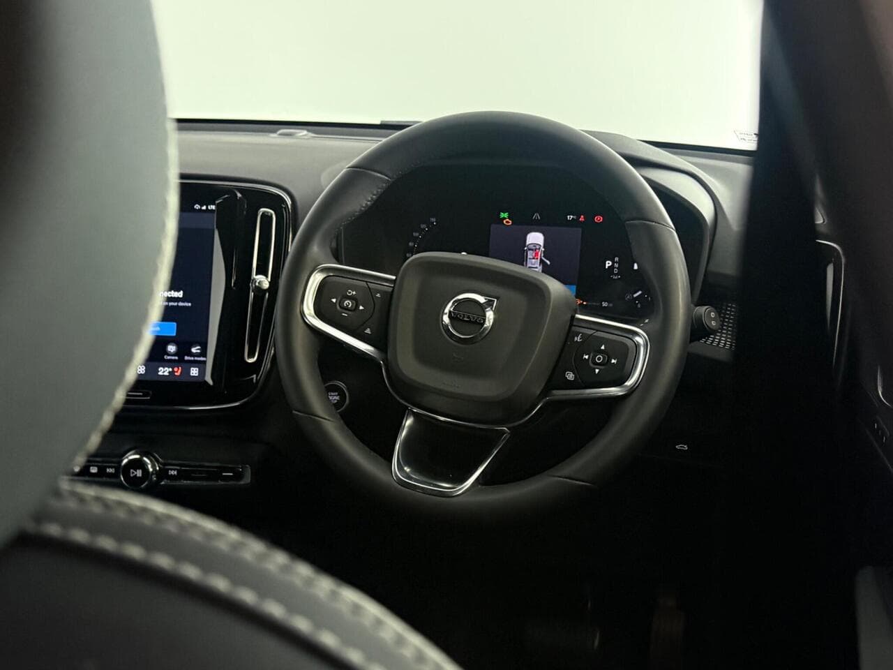 Volvo XC40 thumbnail Steering Wheel