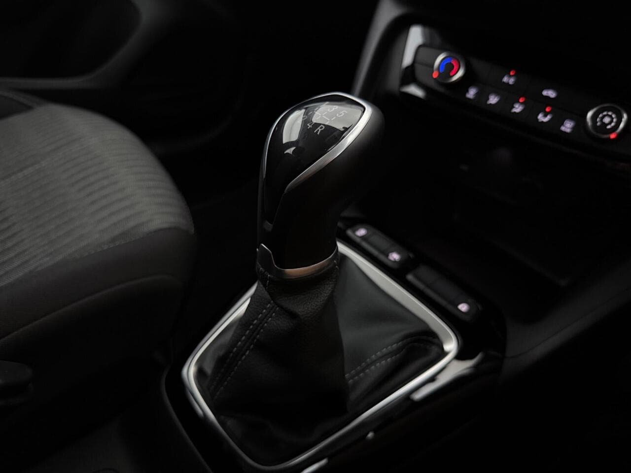 Vauxhall Corsa thumbnail Interior Front