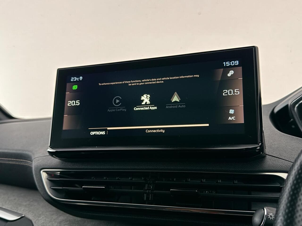 Peugeot 5008 thumbnail Infotainment System