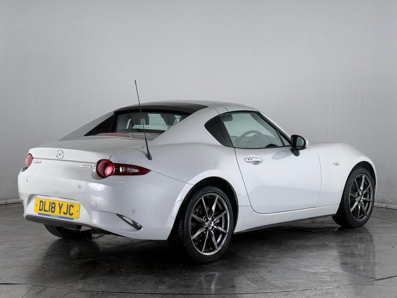 Mazda MX-5 RF thumbnail Rear Right