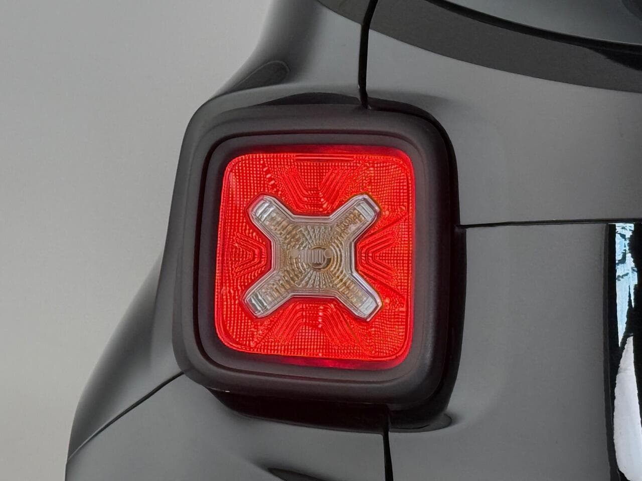 Jeep Renegade thumbnail Inconclusive