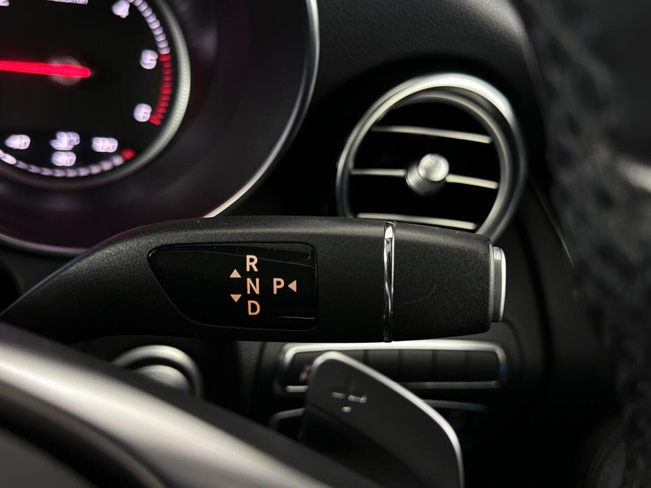 Mercedes-Benz GLC thumbnail Misc Controls
