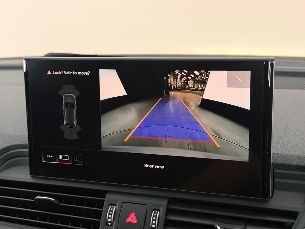 Audi Q5 thumbnail Infotainment System
