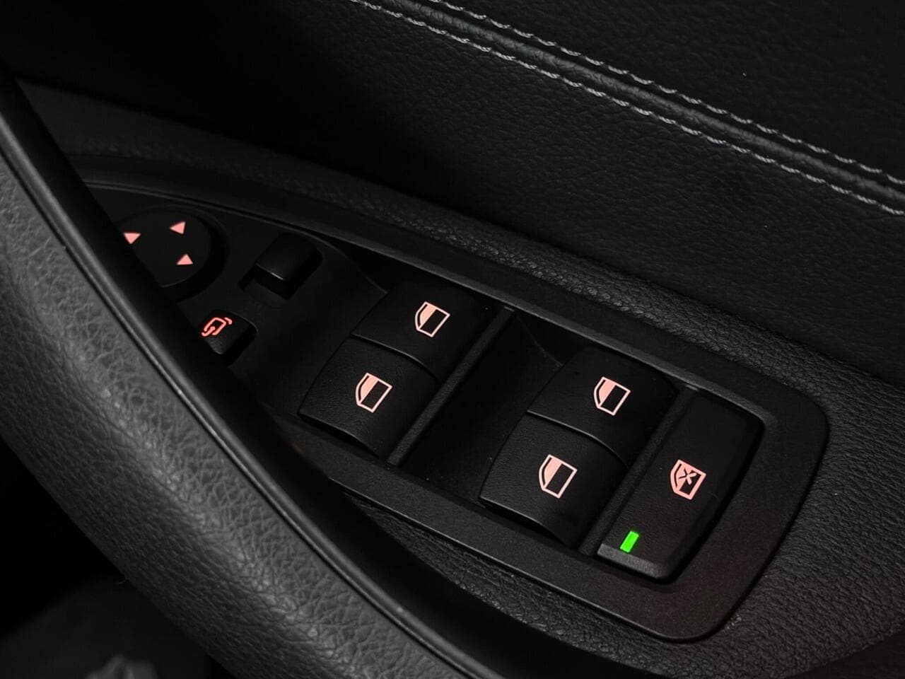 BMW X2 thumbnail Misc Controls