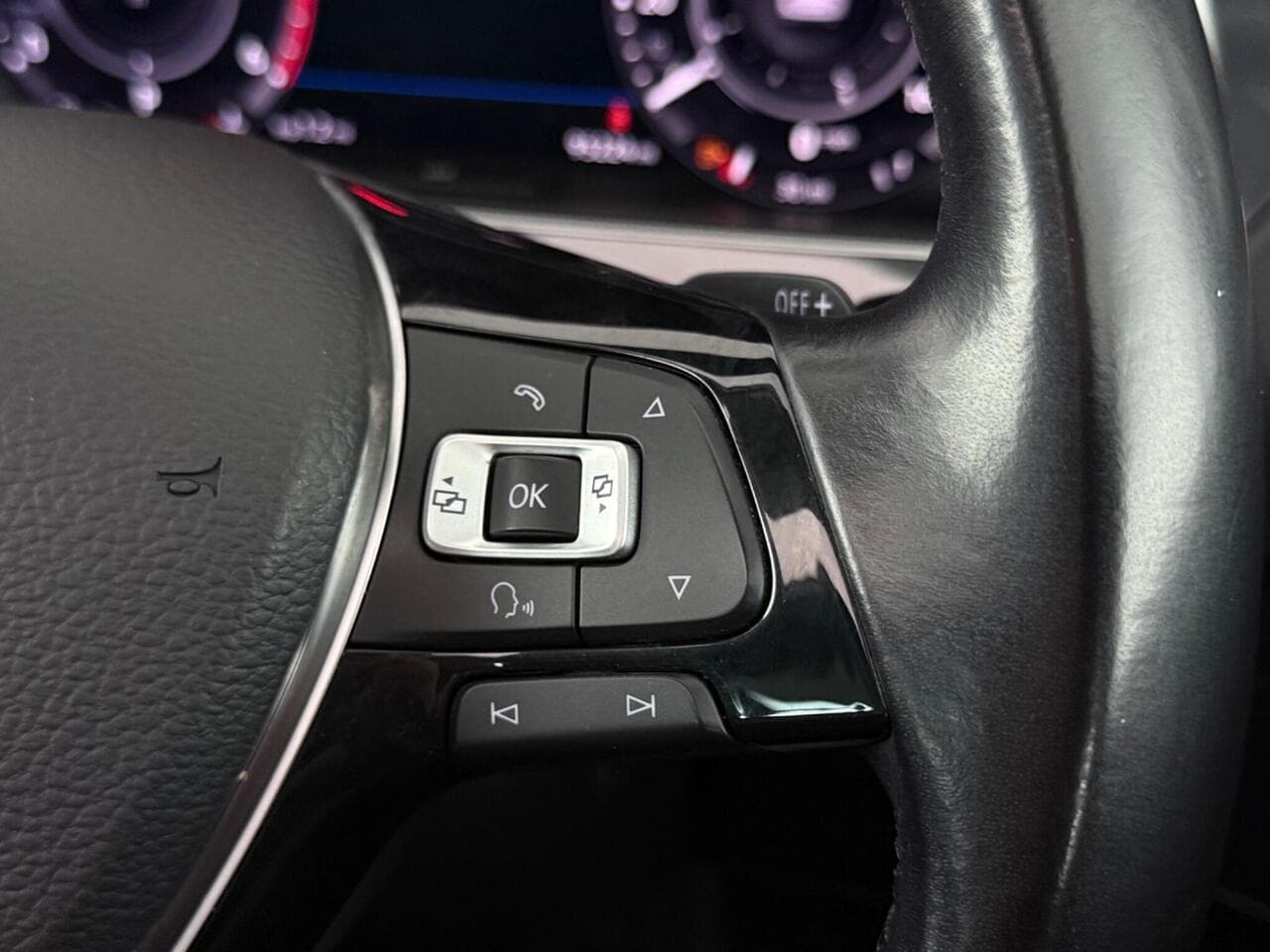 Volkswagen Tiguan thumbnail Misc Controls
