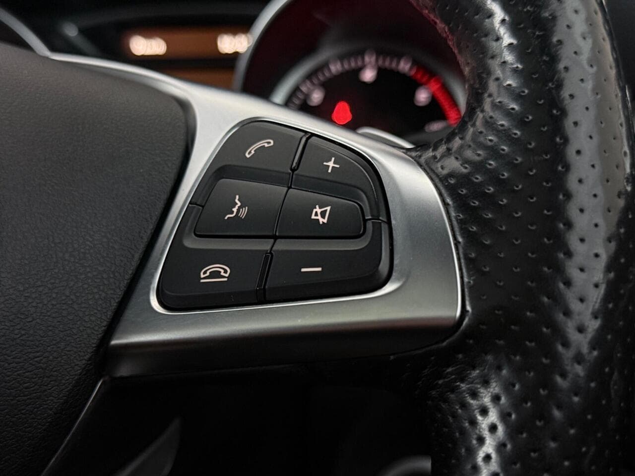 Mercedes-Benz A Class thumbnail Misc Controls