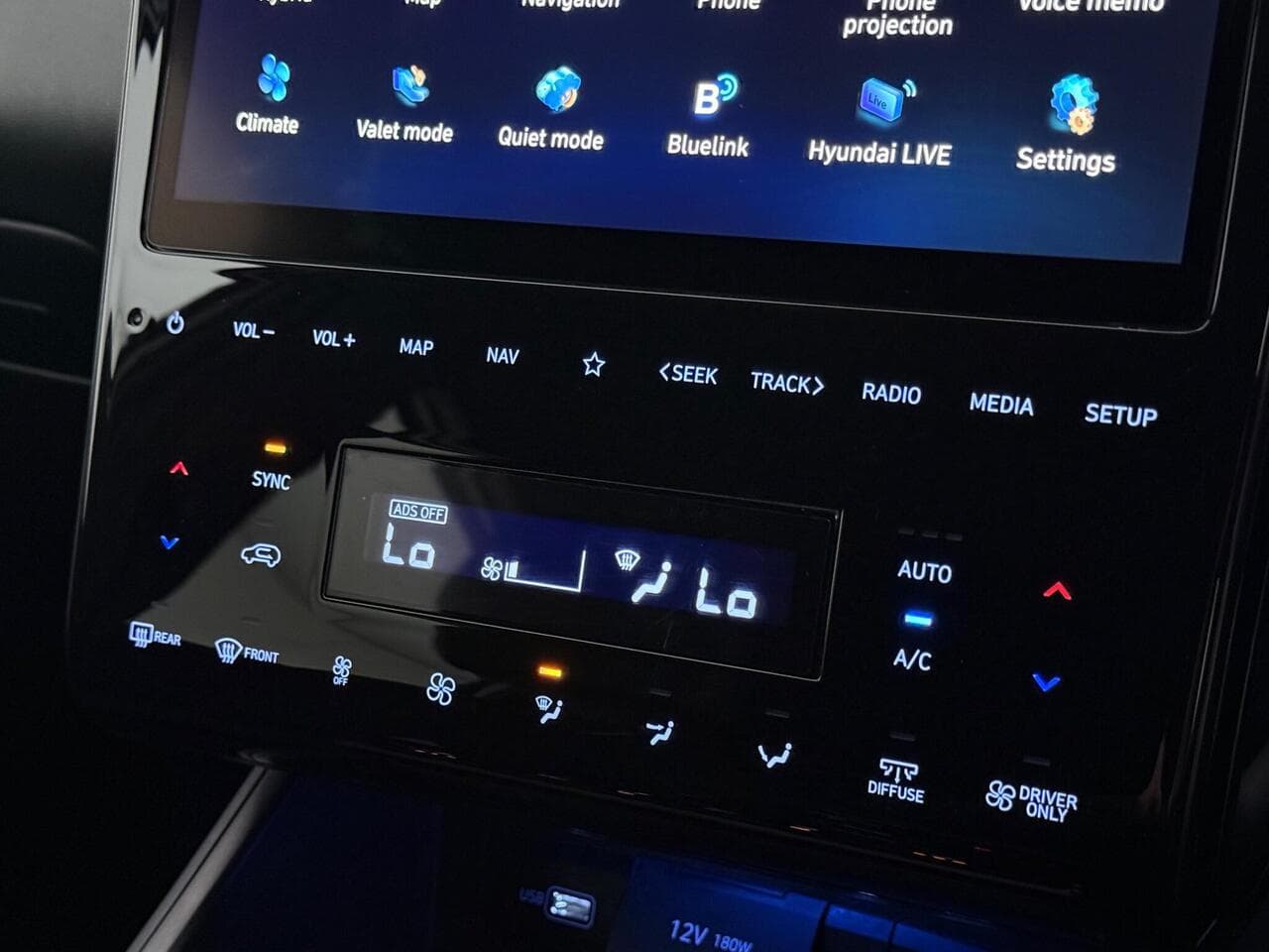 Hyundai TUCSON thumbnail Infotainment System