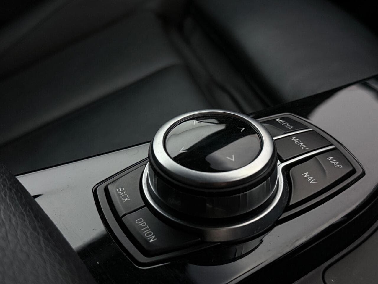 BMW 4 Series thumbnail Misc Controls