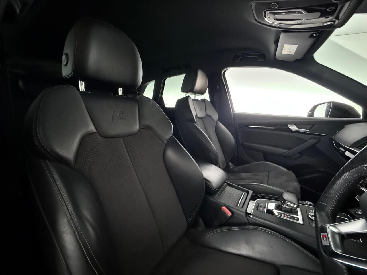 Audi Q5 thumbnail Seat Driver