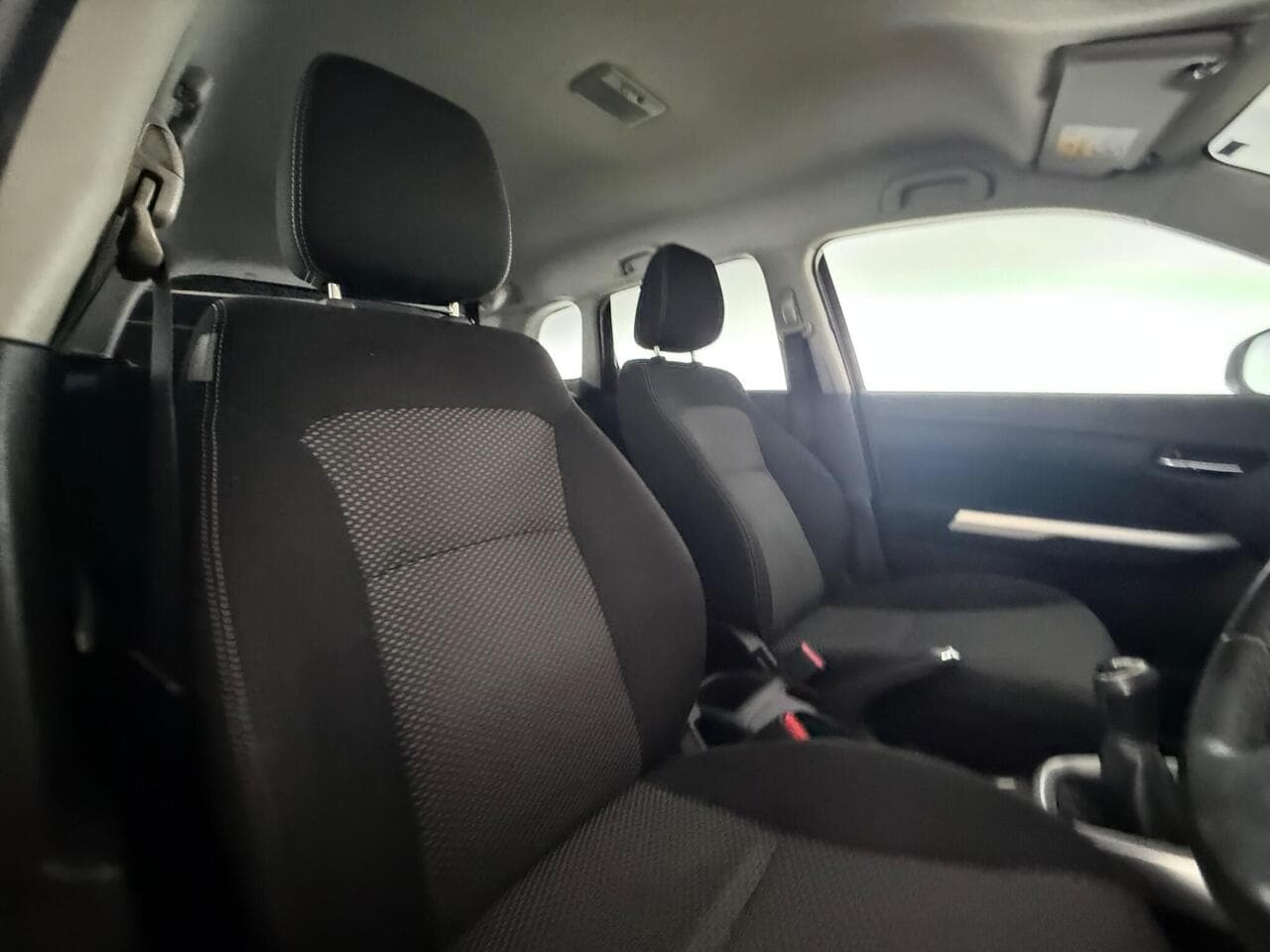 Suzuki Vitara thumbnail Seat Driver
