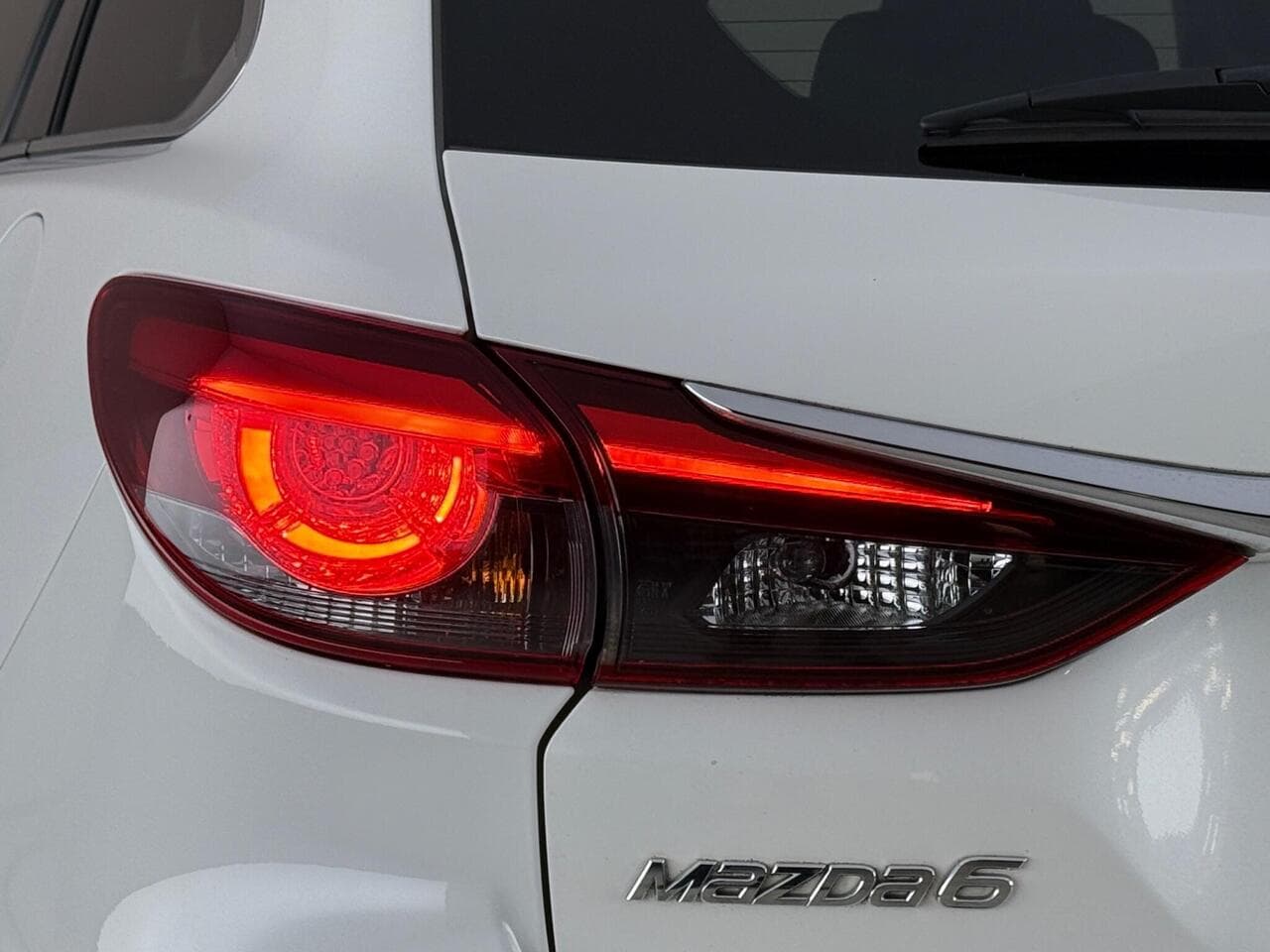 Mazda Mazda6 thumbnail Lights Rear