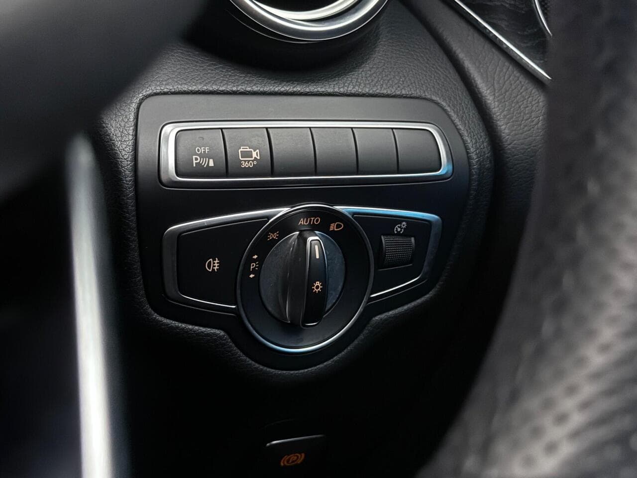 Mercedes-Benz GLC thumbnail Misc Controls