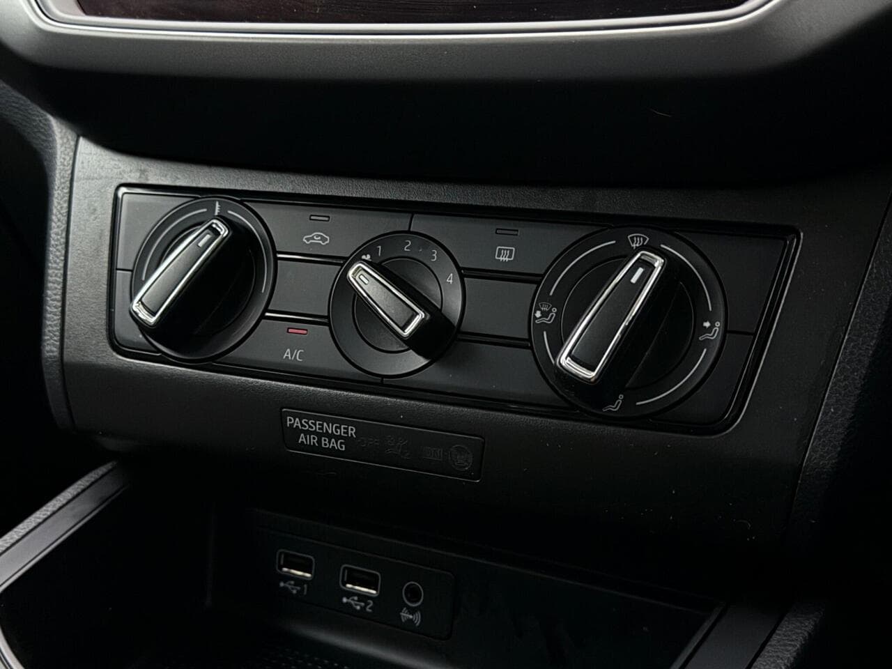 SEAT Ibiza thumbnail Misc Controls