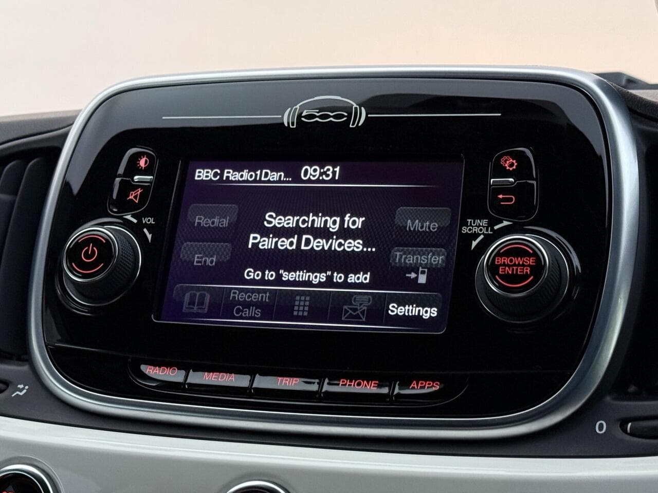 Abarth 595 thumbnail Infotainment System