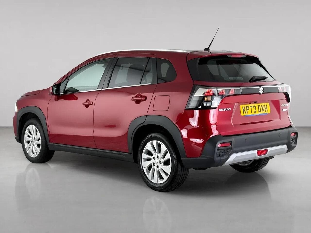 Suzuki S-Cross thumbnail Rear Left