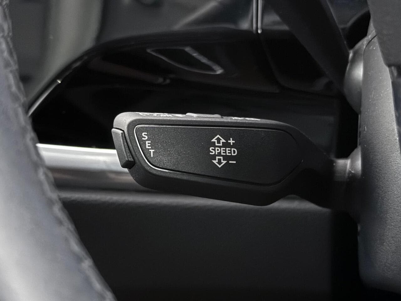Audi Q3 thumbnail Misc Controls