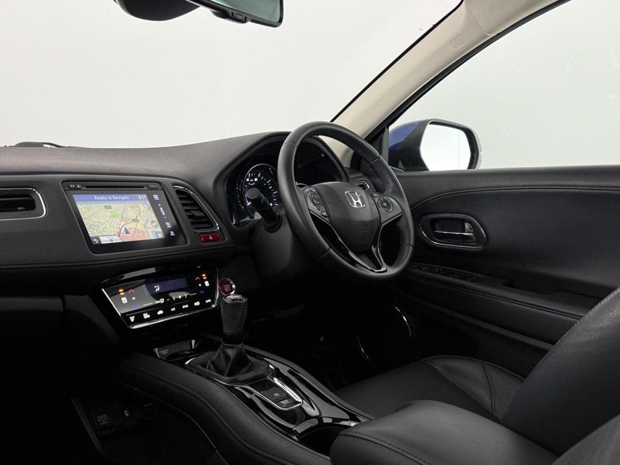 Honda HR-V thumbnail Interior Front