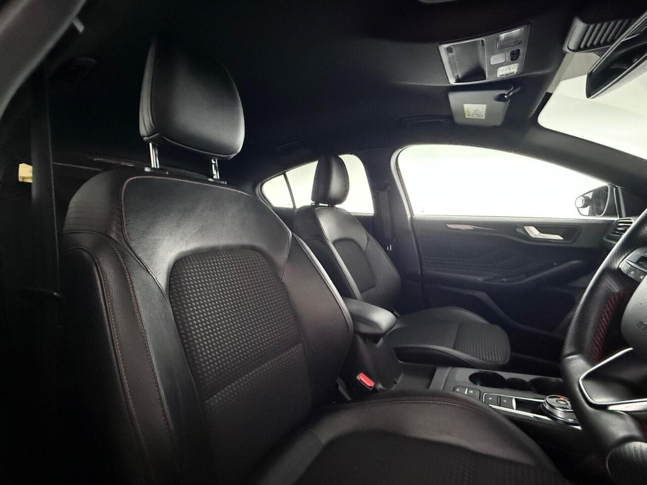 Ford Focus thumbnail Seat Driver