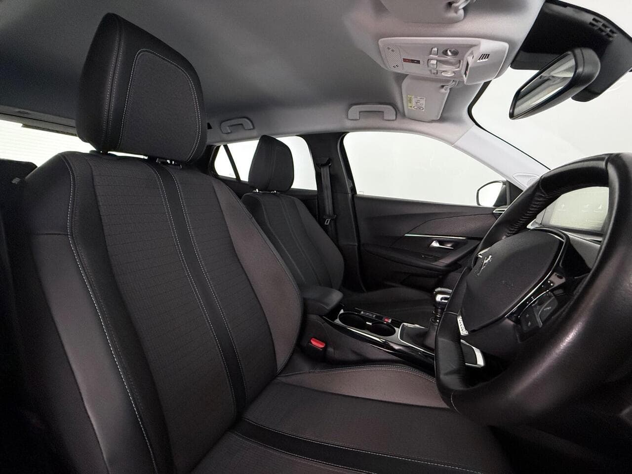 Peugeot 2008 thumbnail Seat Driver