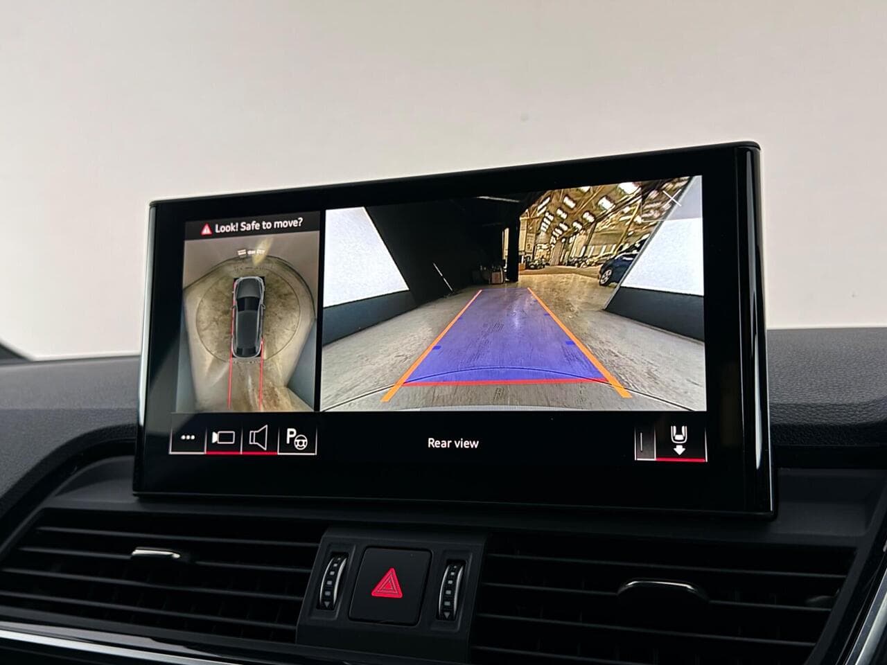 Audi Q5 thumbnail Infotainment System