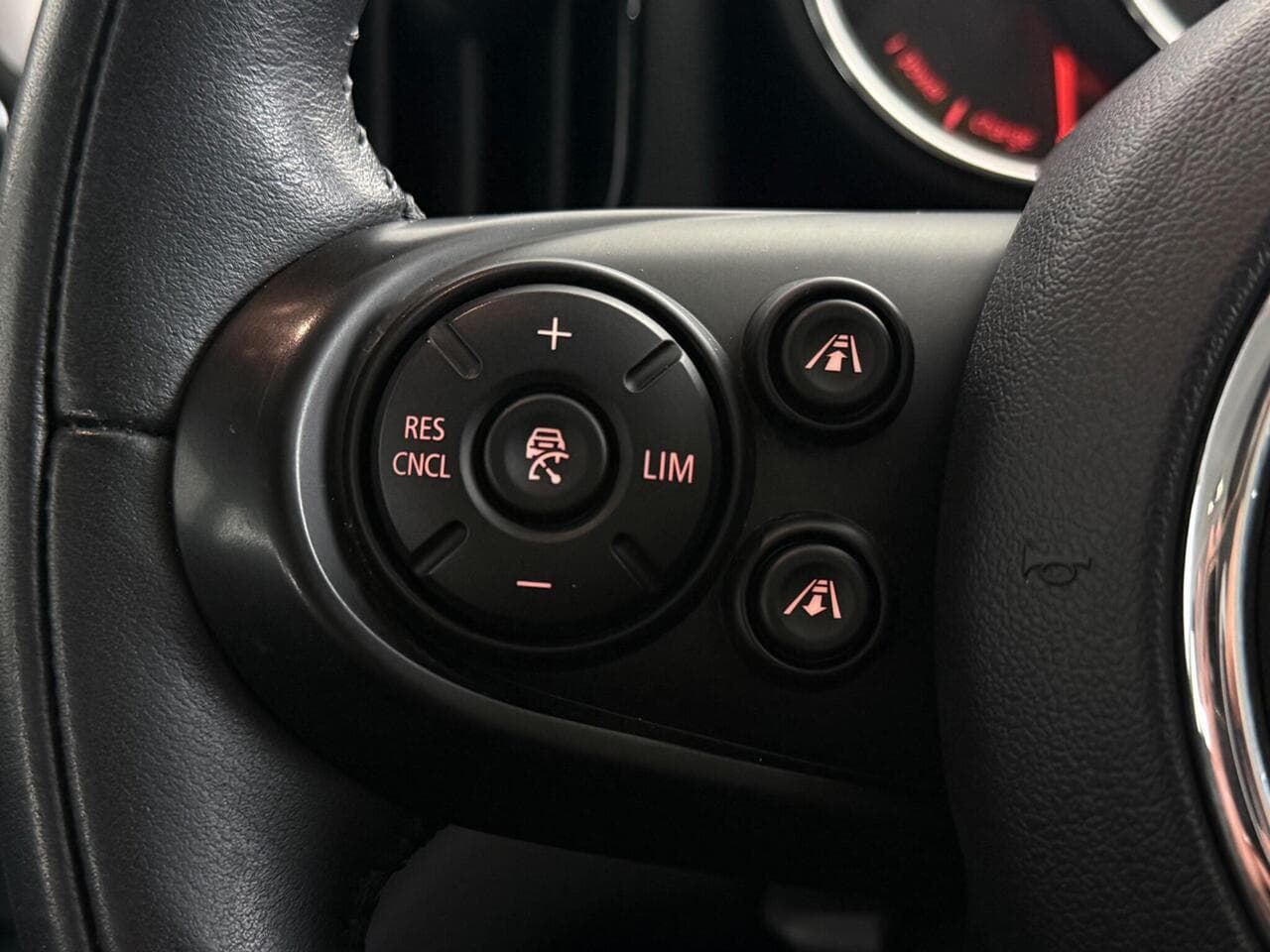 MINI Countryman thumbnail Misc Controls