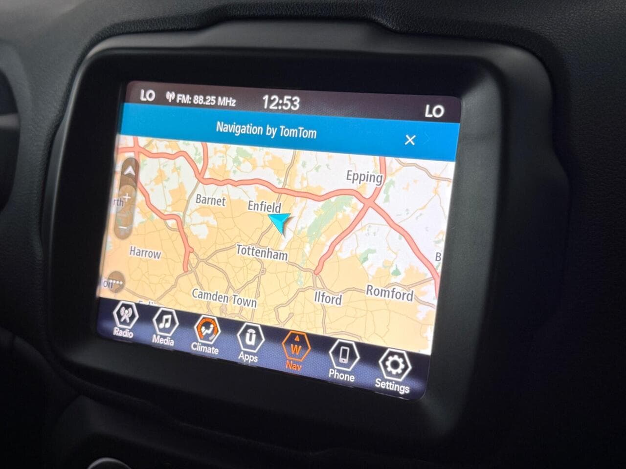 Jeep Renegade thumbnail Infotainment System