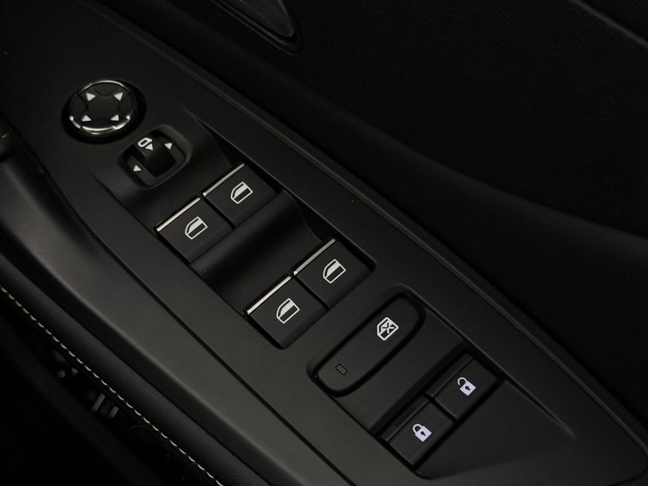 Peugeot 308 thumbnail Misc Controls