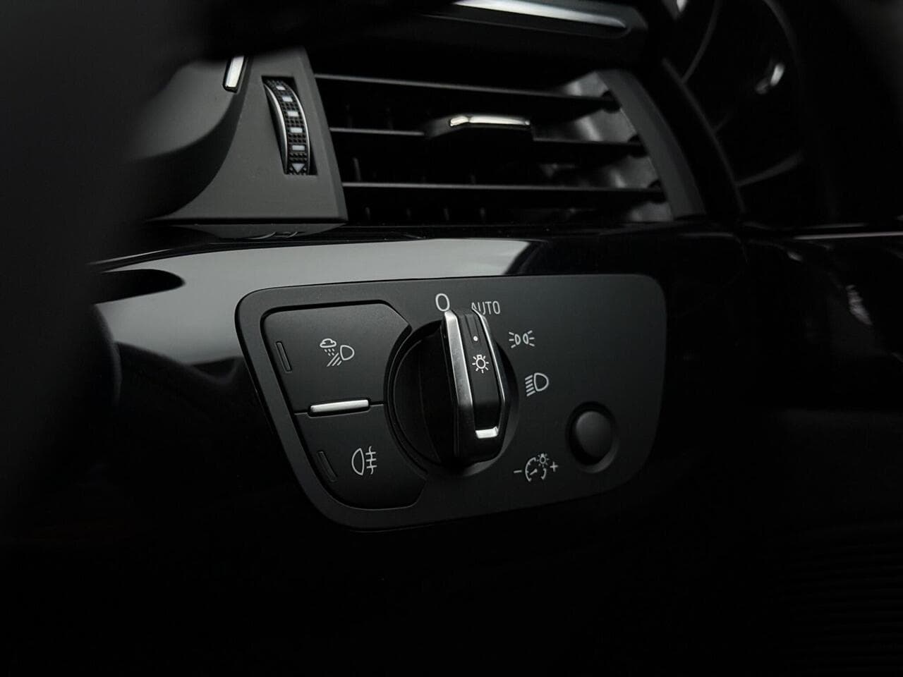 Audi A4 Avant thumbnail Misc Controls