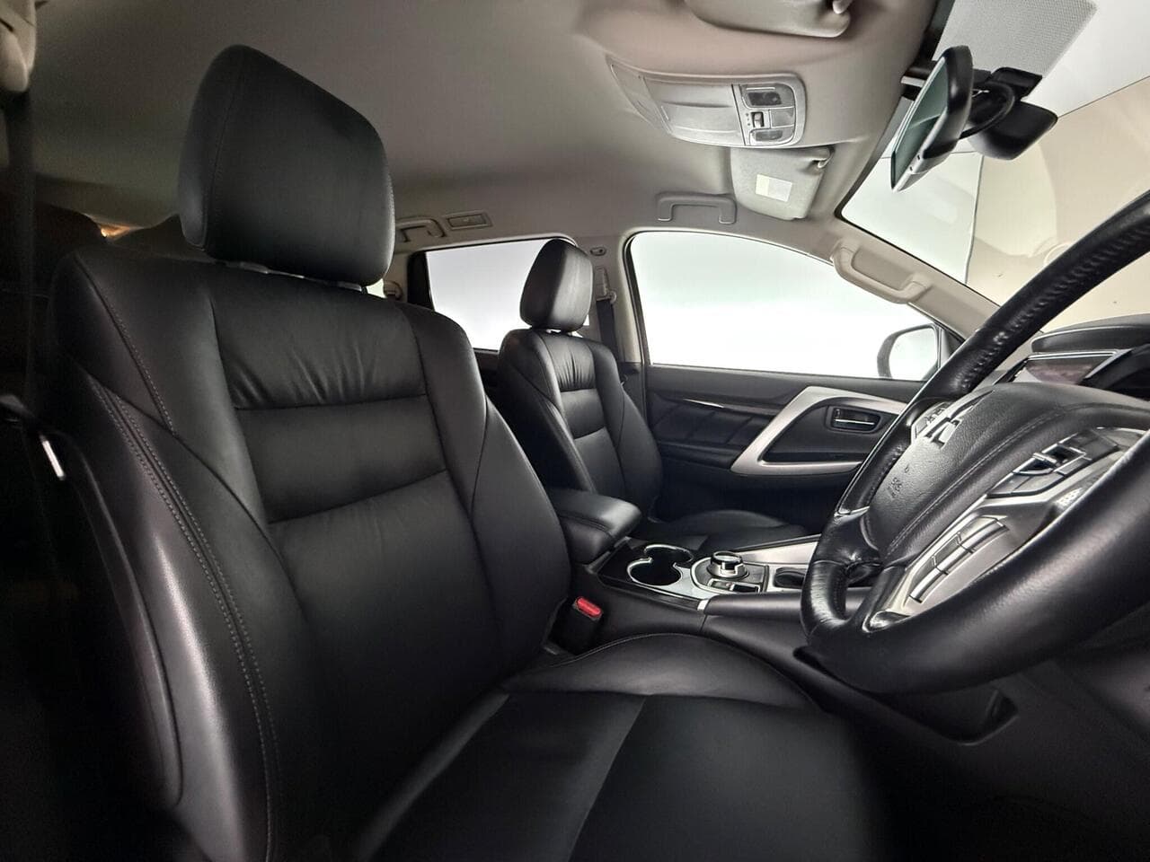Mitsubishi Shogun Sport thumbnail Seat Driver