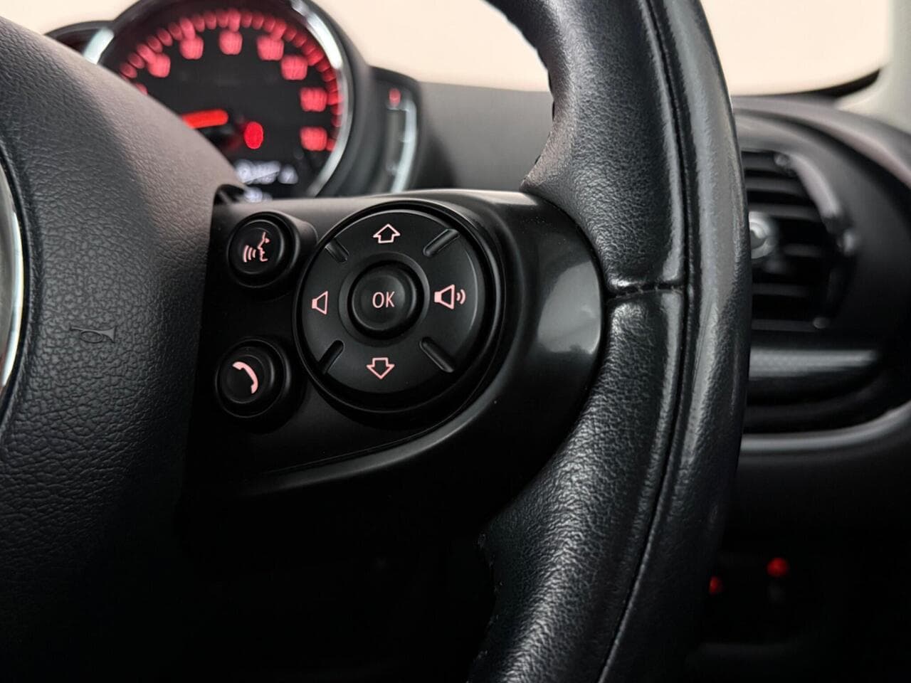 MINI Clubman thumbnail Misc Controls