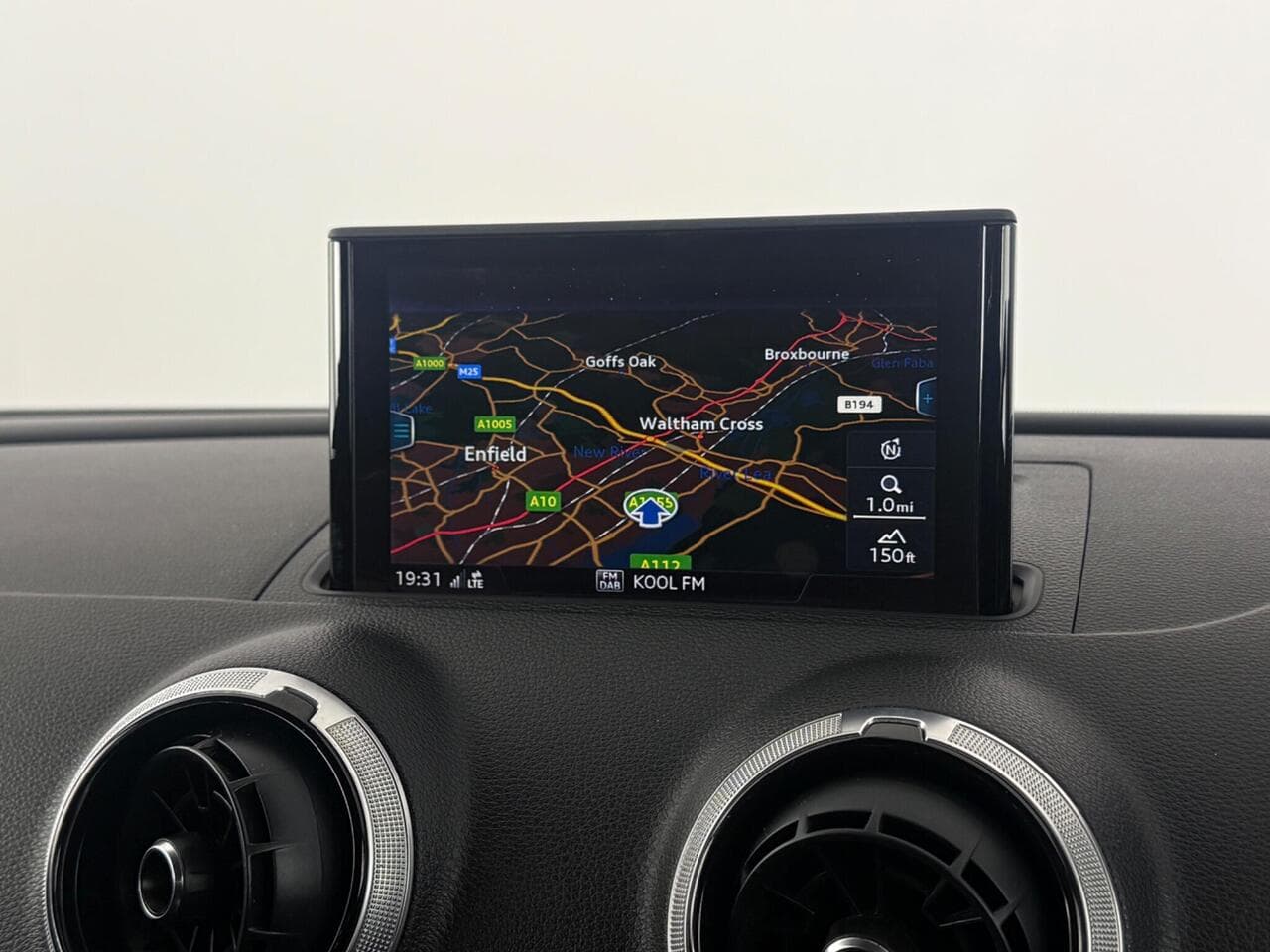 Audi A3 Cabriolet thumbnail Infotainment System