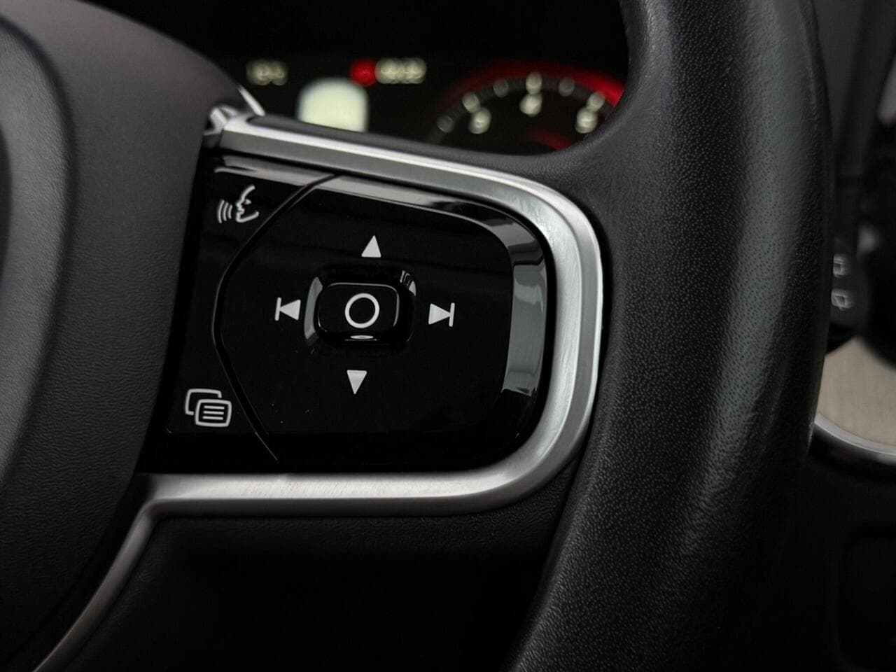 Volvo XC60 thumbnail Misc Controls