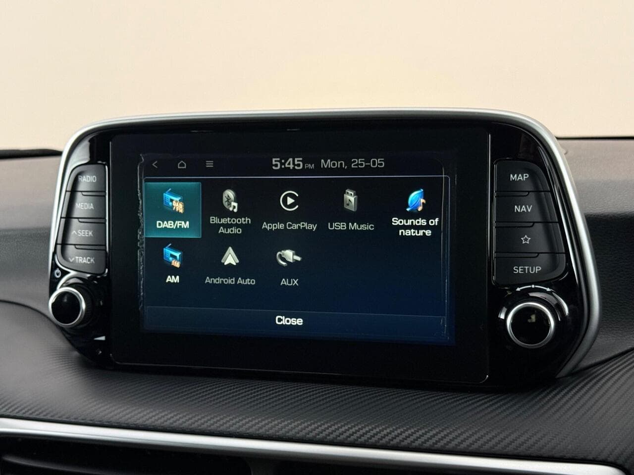 Hyundai TUCSON thumbnail Infotainment System