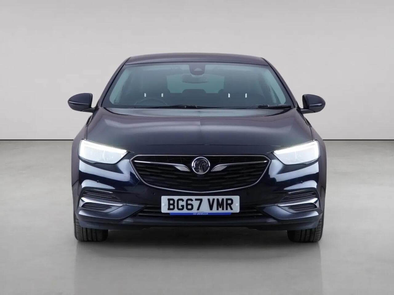 Vauxhall Insignia thumbnail Front