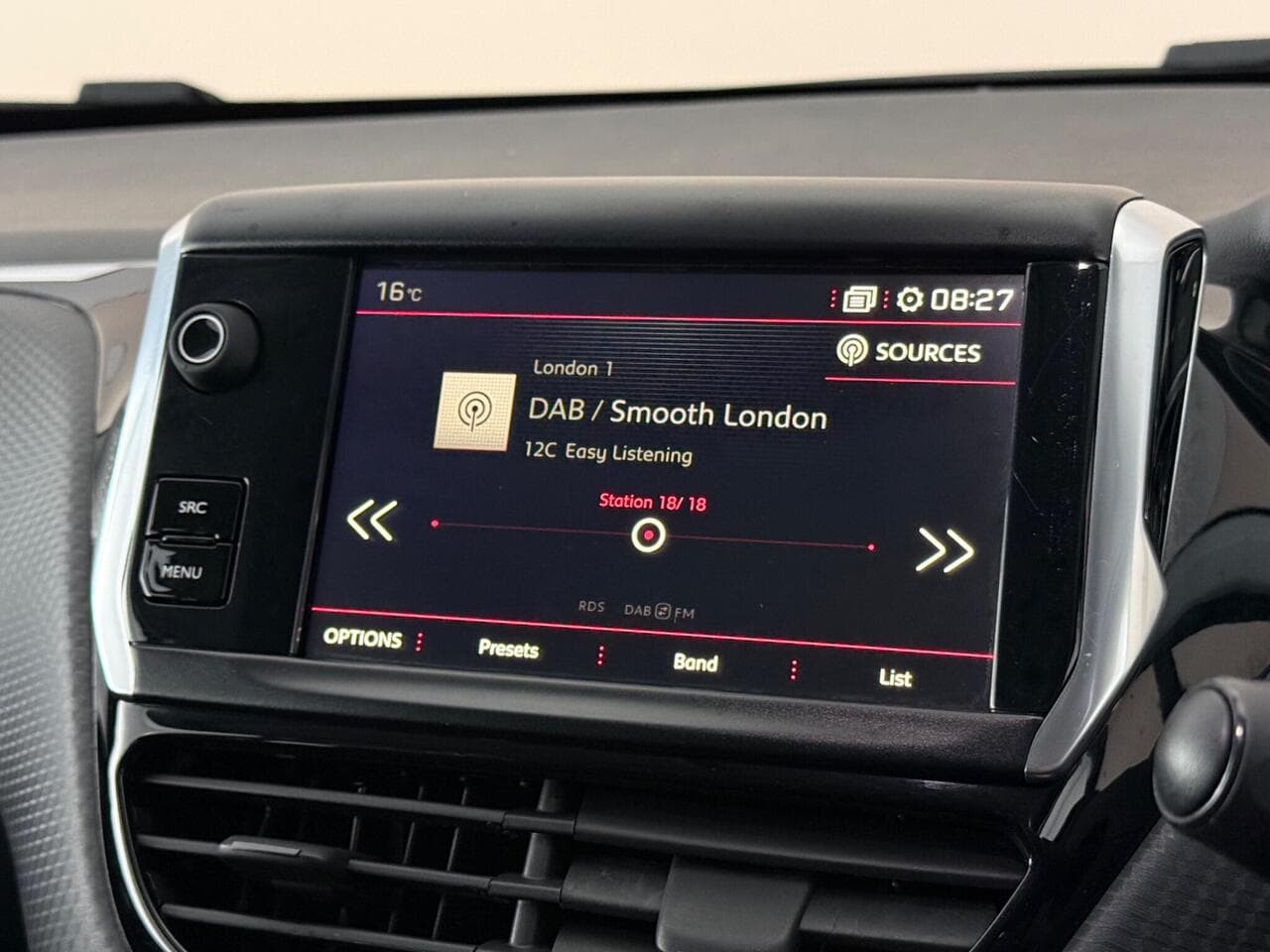 Peugeot 208 thumbnail Infotainment System