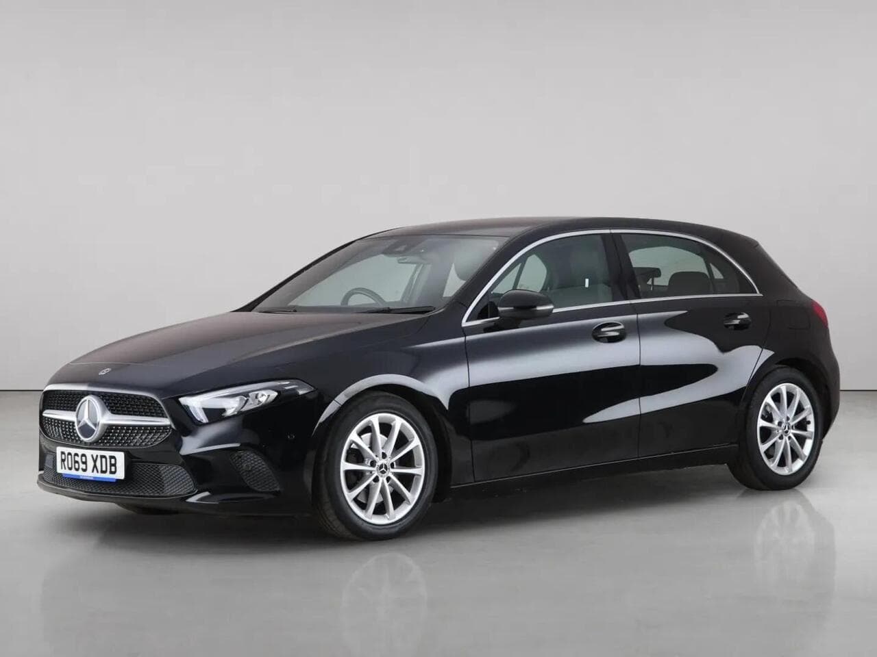Mercedes-Benz A Class thumbnail Front Left