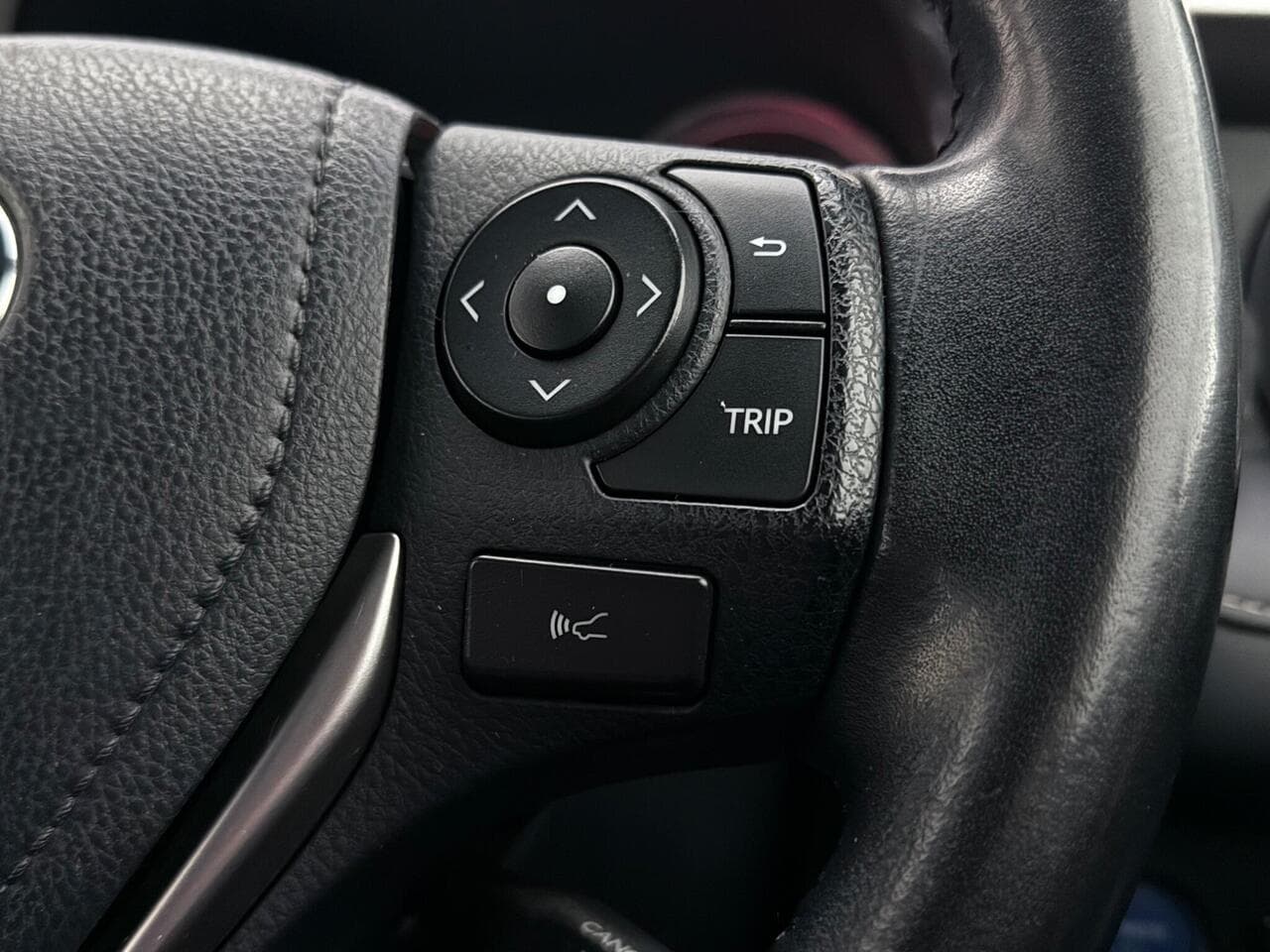Toyota RAV4 thumbnail Misc Controls