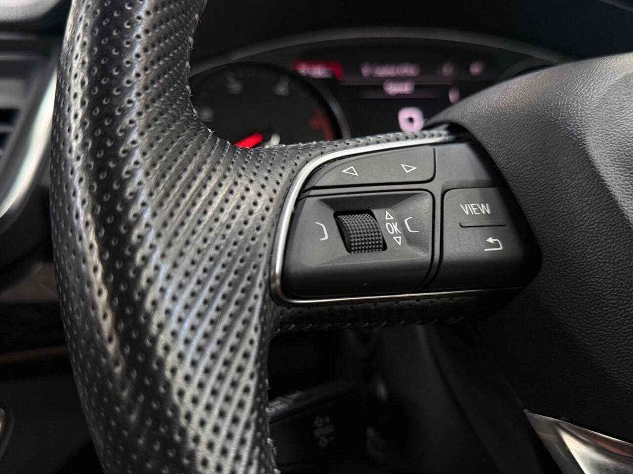 Audi Q5 thumbnail Misc Controls
