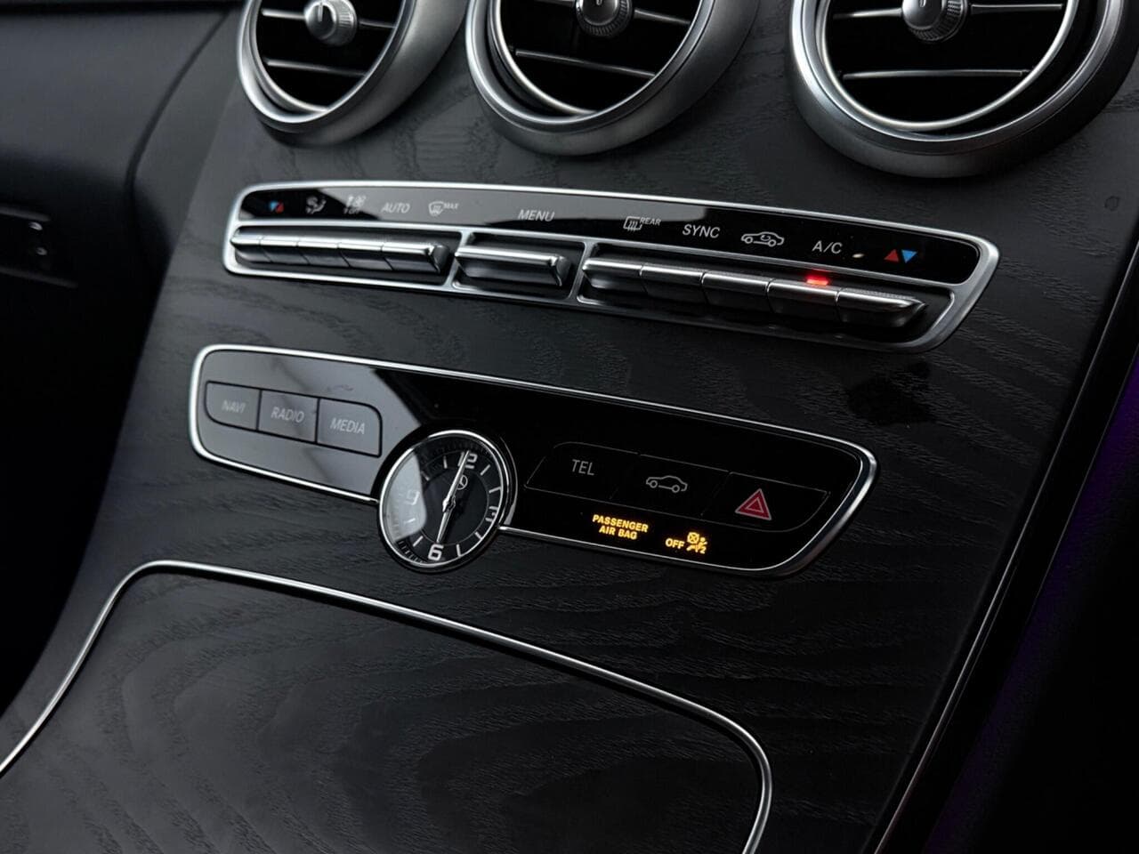 Mercedes-Benz C Class thumbnail Interior Front
