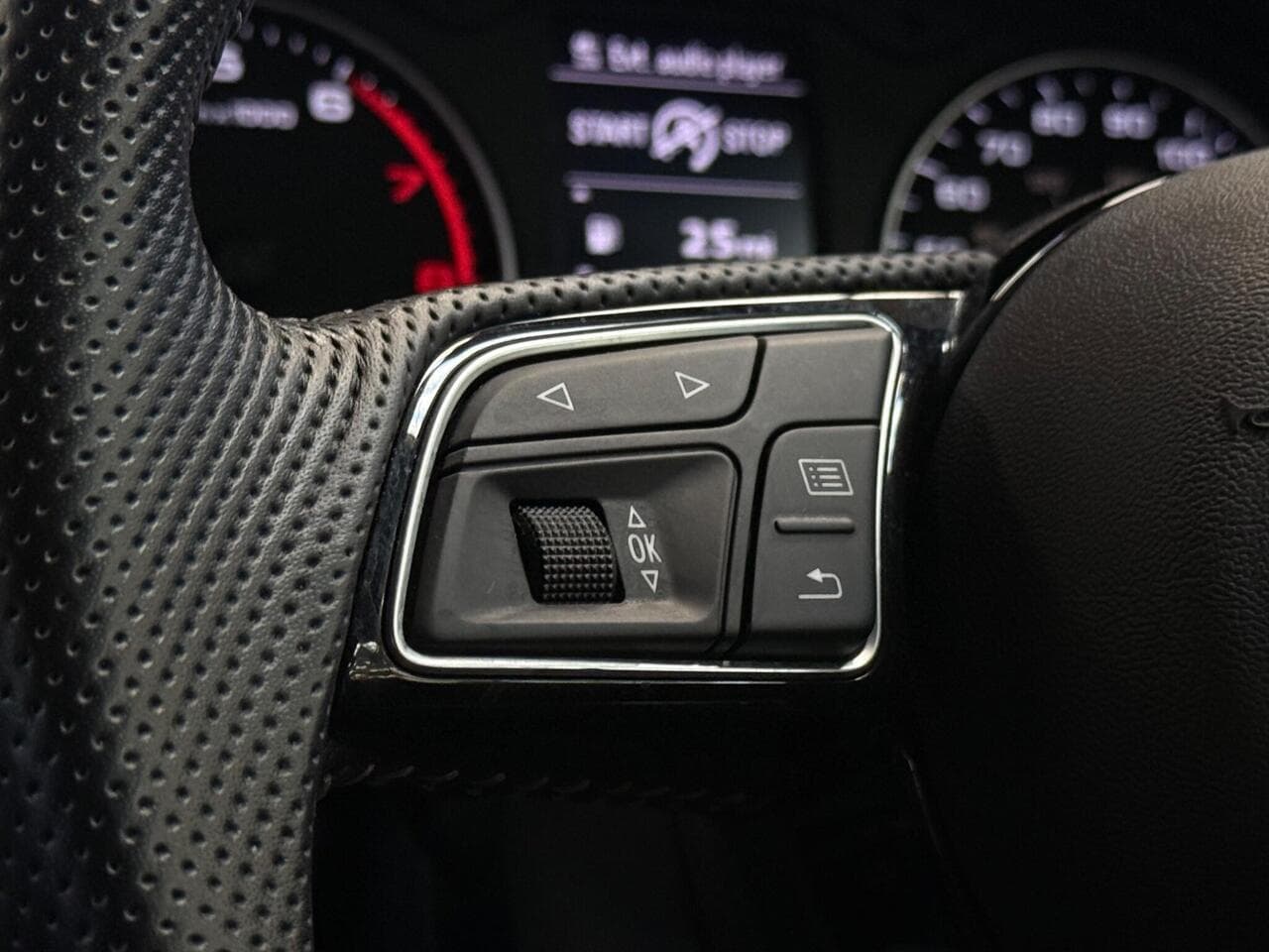 Audi Q2 thumbnail Misc Controls