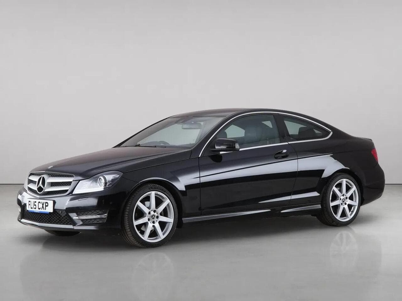 Mercedes-Benz C Class thumbnail Front Left