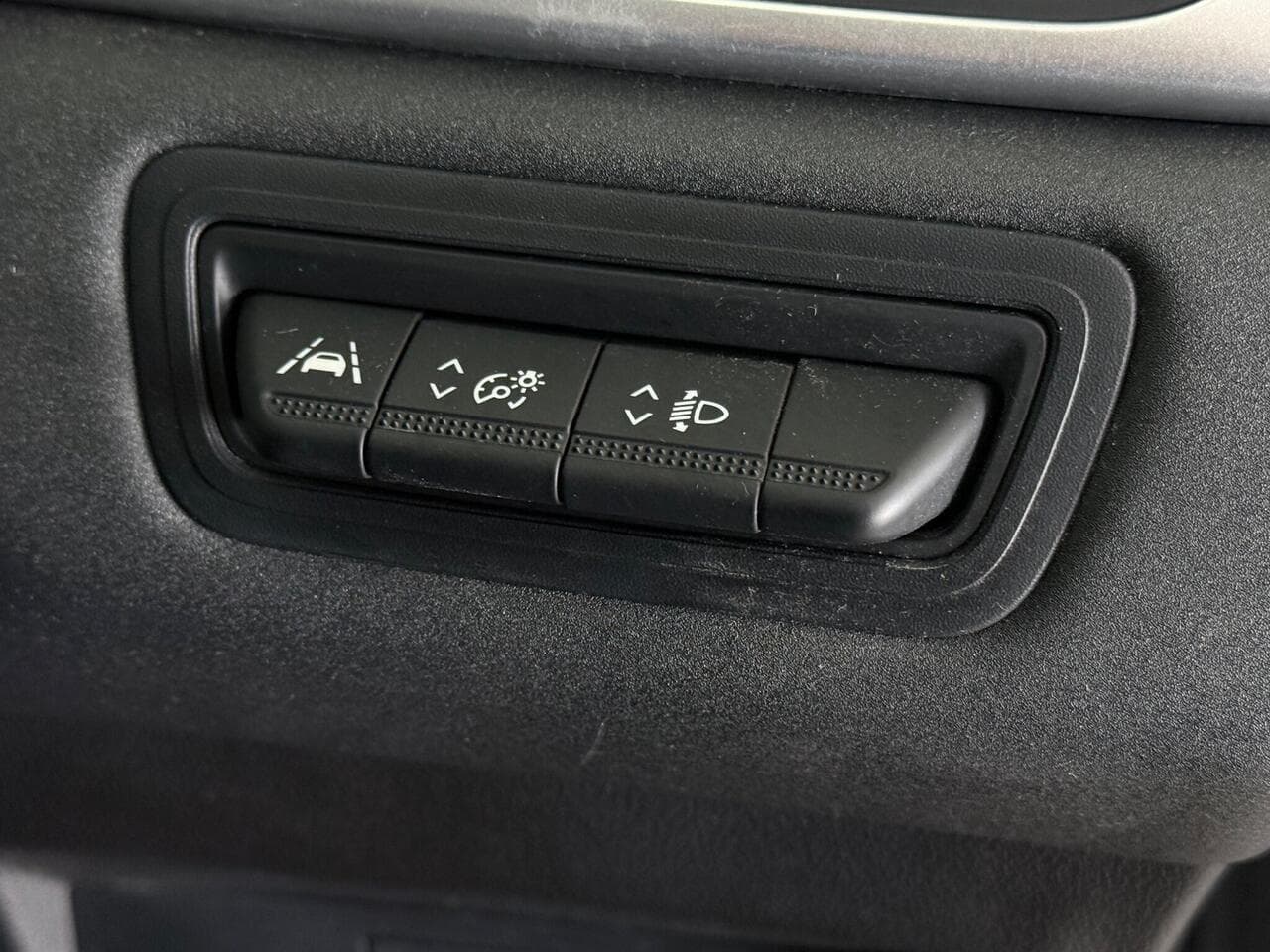 Renault Captur thumbnail Misc Controls