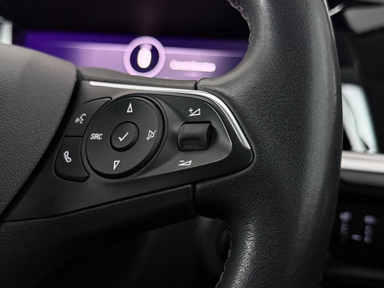 Vauxhall Grandland thumbnail Misc Controls